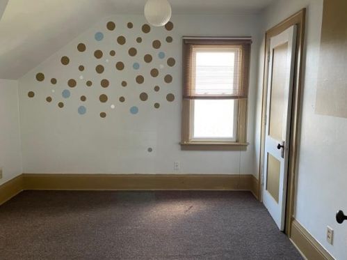 922 58, Milwaukee WI 53218-5613 exterior