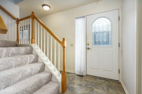 248 Dunbarton Ct, Kalamazoo, MI 49006-4352