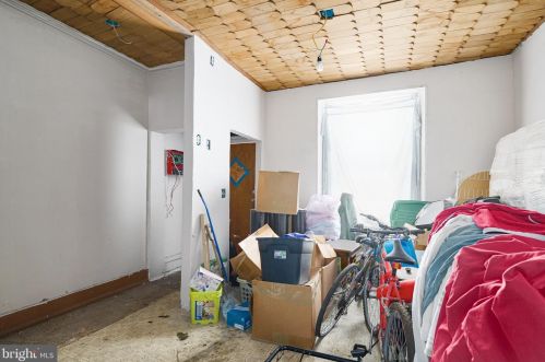 2551 4th St, Philadelphia PA  19133-3044 exterior