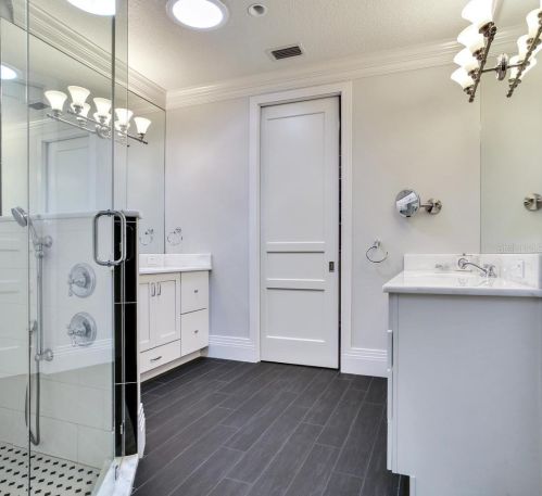 2820 Fountain Blvd, Tampa FL  33609-4012 exterior