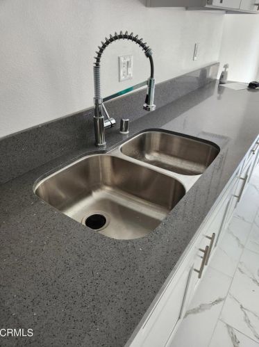 3044 Concord Dr, Oxnard CA 93033-5501 exterior