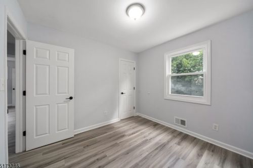 66 Lawrence Dr, Hackettstown NJ 07840-2526 exterior