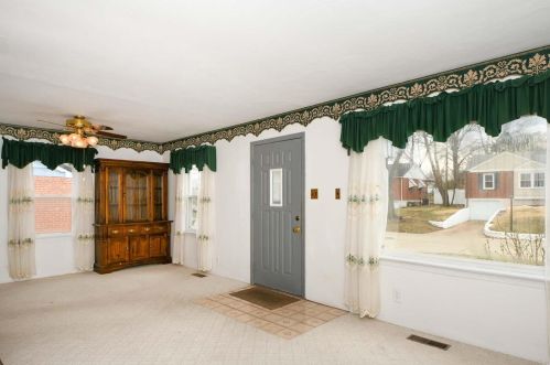 9031 Southview Ln, Saint Louis MO 63123-6442 exterior