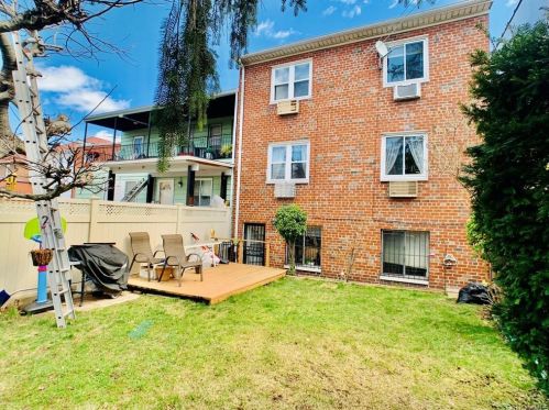 1835 Mayflower Ave, Bronx NY 10461-4007 exterior