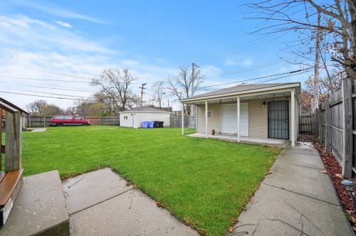 1538 Tripp Ave, Chicago IL 60652-2948 exterior