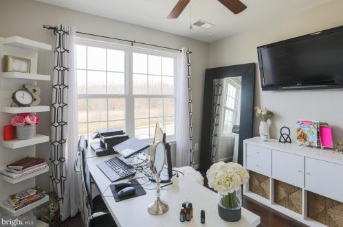 907 Indigo Bunting Ln, Glen Burnie MD 21060-8325 exterior