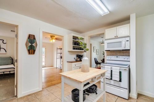 1307 Cesar Chavez St, Austin TX 78702-4403 exterior