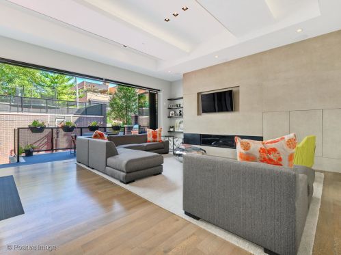 1857 Orch St, Chicago IL 60614-5109 exterior