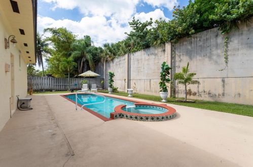 3409 Diane Dr, Boynton Beach FL 33435-8553 exterior