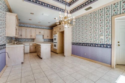 916 Mccoy Dr, Irving TX 75062-8003 exterior