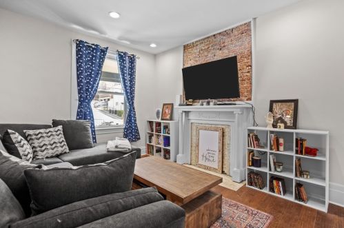 309 Mckinley Ave, Pittsburgh PA  15202-2811 exterior