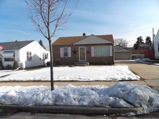 4732 7th St, Milwaukee WI  53221-2443 exterior