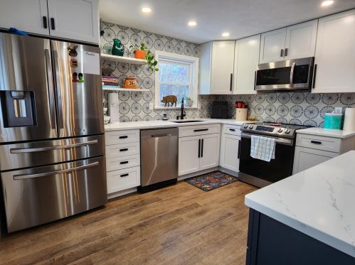 12 Edward Dr, Concord NH  03301-8626 exterior