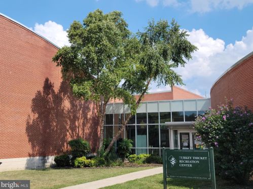 3918 10 St, Washington DC 20002-3736 exterior