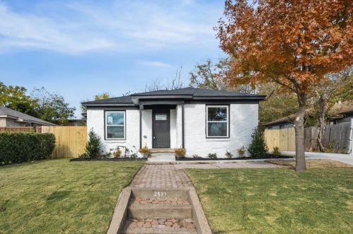 2521 Amelia St, Dallas TX  75235-8222 exterior