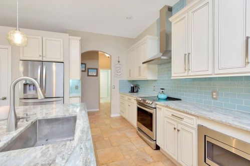 15410 Heathridge Dr, Tampa FL 33625-1638 exterior