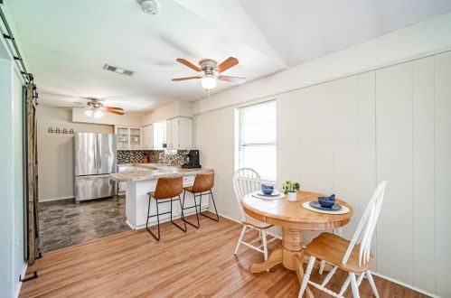 1548 Fish Hatchery Rd, Huntsville TX 77320-7008 exterior