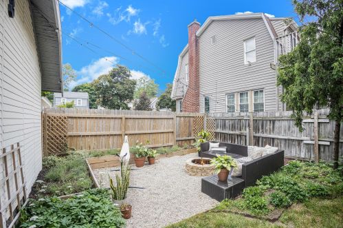 1239 Fisk Rd, Grand Rapids MI 49506-6565 exterior