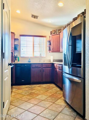 1935 Cholla Vista Dr, Tucson AZ  85704-1089 exterior