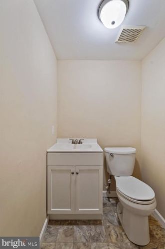 34 Colonial Cir, Chester PA 19014-1759 exterior