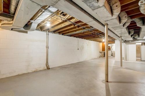 3160 Menomonee Riv Pkwy, Milwaukee WI 53222-3371 exterior