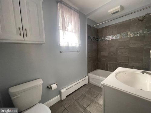 2122 Howard St, Philadelphia PA 19148-3333 exterior