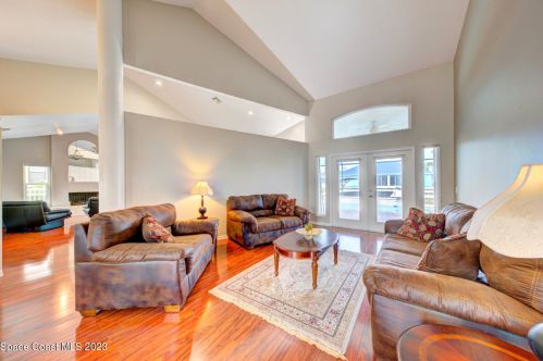 2006 Sykes Crk Dr, Merritt Island FL 32953-3065 exterior