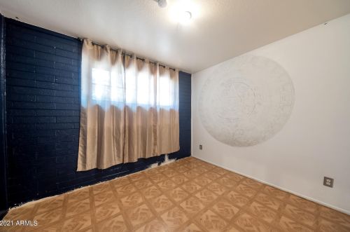 2320 40 Ave, Phoenix AZ 85009-4025 exterior