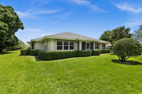 1752 Dove Tail Dr, Fort Pierce FL 34982-8030 exterior