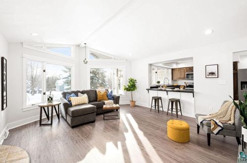 829 Cherie Ln, Duluth MN 55803-2182 exterior