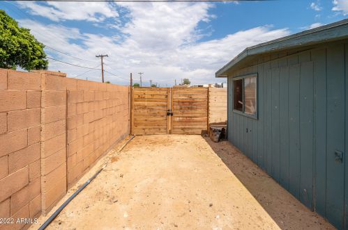 8109 28 Ave, Phoenix AZ 85009-5042 exterior