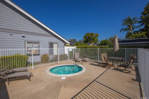 1042 Walnut St, Tustin CA 92780-4642 exterior