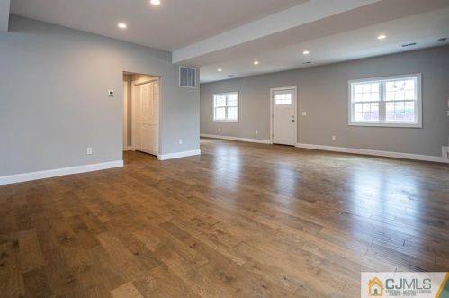 87 Ashley Rd, Edison NJ  08817-4062 exterior