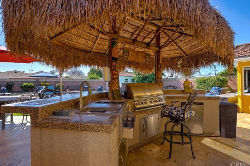 9854 Belfair St, Bellflower CA 90706-2404 exterior