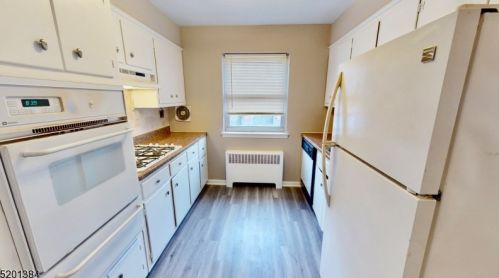 559 Anderson Ave, Cliffside Park NJ  07010-1701 exterior