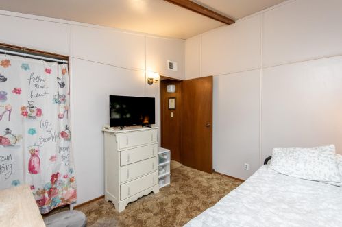 8632 Bottsford Ave, Milwaukee WI 53228-2838 exterior