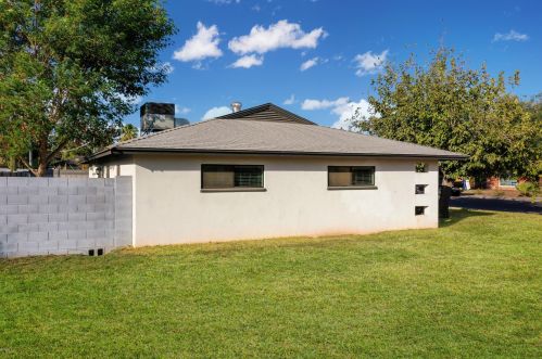 2928 18 Ave, Phoenix AZ 85015-5247 exterior