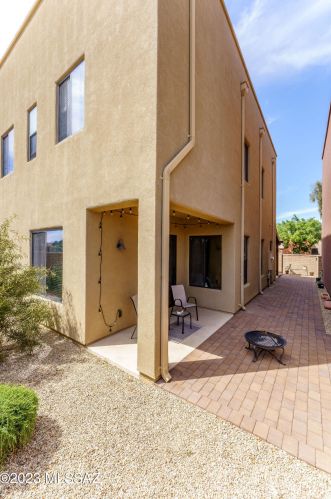 150 Castlefield Cir, Tucson AZ  85704-5783 exterior