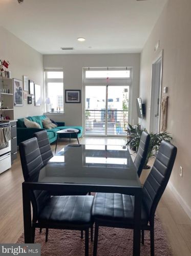 18 Girard Ave, Philadelphia, PA 19123-1719