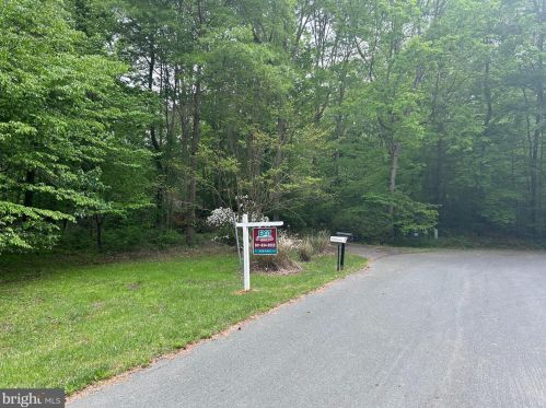 3831 Sunrise Dr, Huntingtown, MD 20639-9074