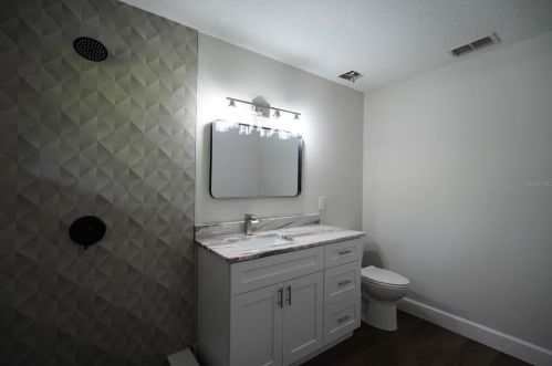 125 Spg Vly Loop, Altamonte Springs FL 32714-6502 exterior