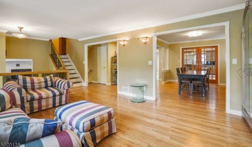 153 Robbins Ave, Berkeley Heights NJ 07922-1209 exterior