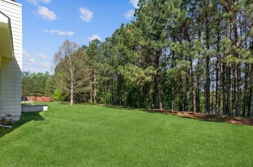 1560 Rogers Crossing Dr, Lithonia GA  30058-7005 exterior