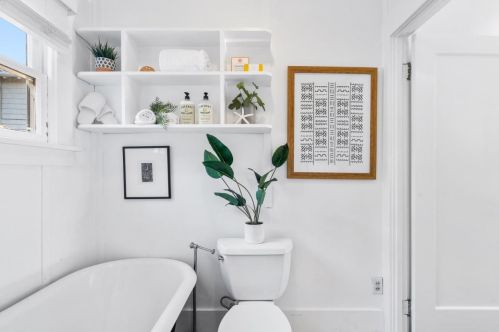 425 Riverview Ave, Capitola CA 95010-2757 exterior