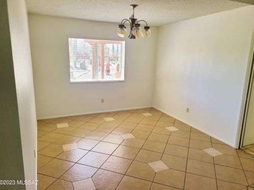 11364 Prince Rd, Tucson AZ 85705-3025 exterior