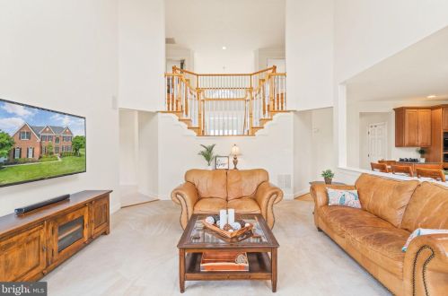 17675 Tobermory Pl, Leesburg VA 20175-7053 exterior