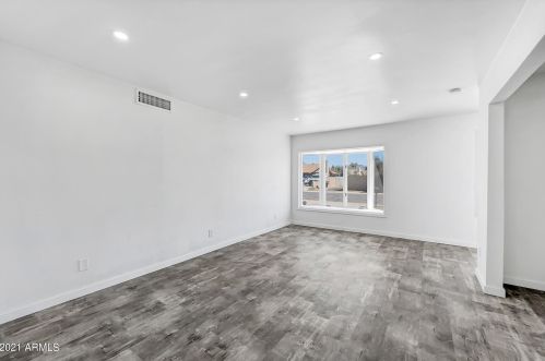 11216 33rd Ave, Phoenix AZ 85029-4105 exterior