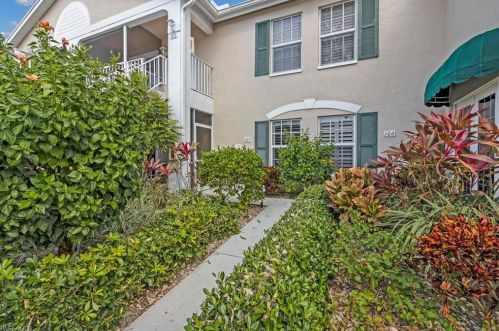 859 Tanbark Dr, Naples FL 34108-6504 exterior