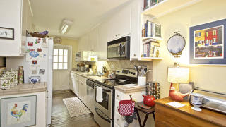 19 Ashley Ave, Charleston SC  29401-1804 exterior