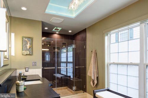 6310 Alderman Dr, Alexandria VA 22315-3730 exterior